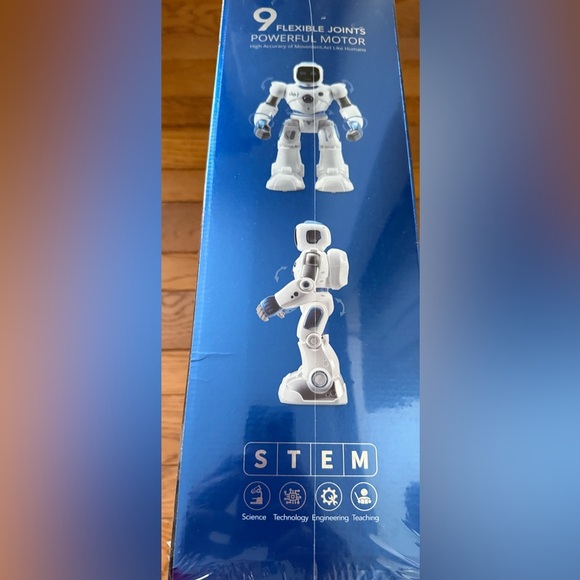 NWT Ruko Robot Carle Smart App Robot Toys Programmable Remote & Bluetooth sealed - Picture 3 of 4